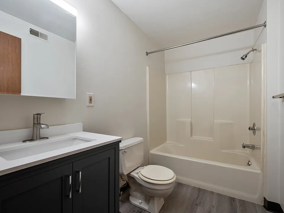 731 Broadway Avenue, Unit 5_16_12102025