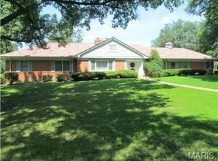 24 Chapel Hill Est, Saint Louis, MO 63131