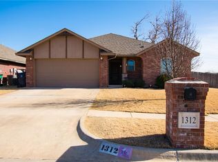 1312 Leigh Cir, Yukon, OK 73099