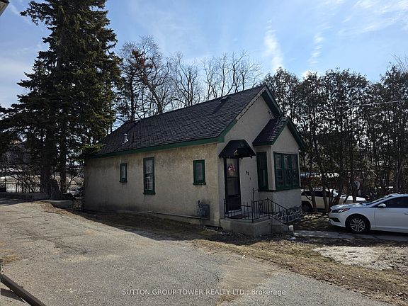 3rd image of 85 Maple Ave