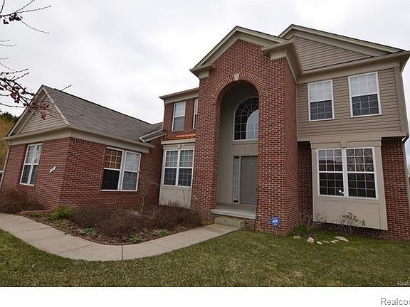 2nd image of 881 Riverbed Dr