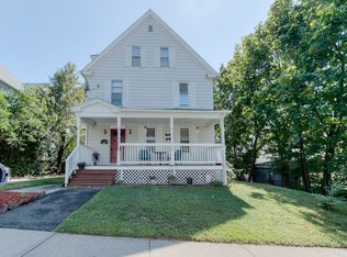 174 Locust St, Holyoke, MA 01040