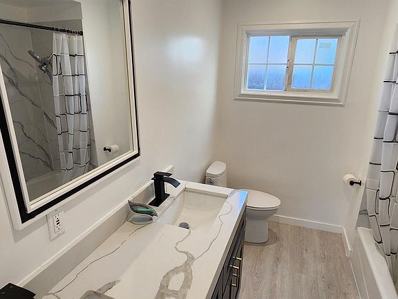 5th image of 3607 Ardley Ave