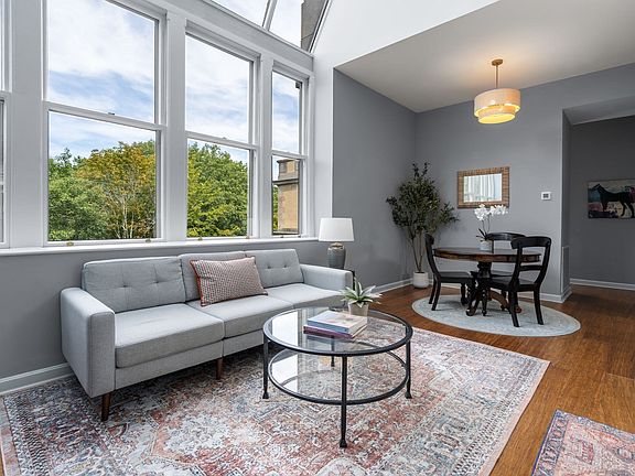 3rd image of 60 Glen Rd #303