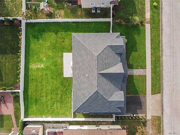 4th image of 75 Perkins Ave