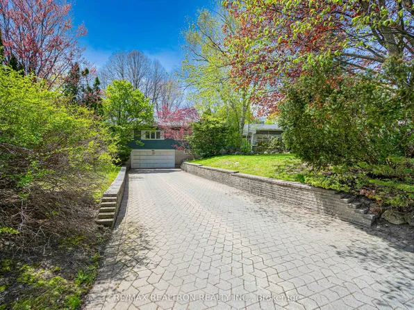 25 Vernham Ct, Toronto, ON M2L 2B3