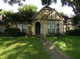 8215 Sean Park Ct, Houston, TX 77095