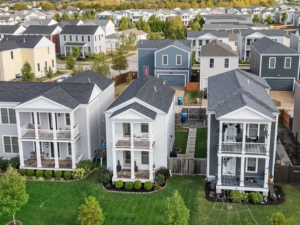 32 Freehold Rock Pl, Saint Charles, MO 63301