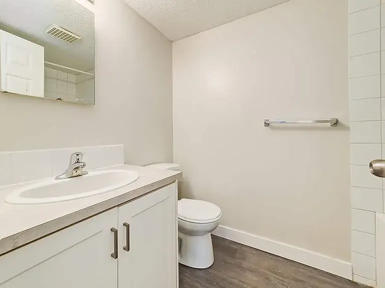 5327 A 38th Ave — Photo 8