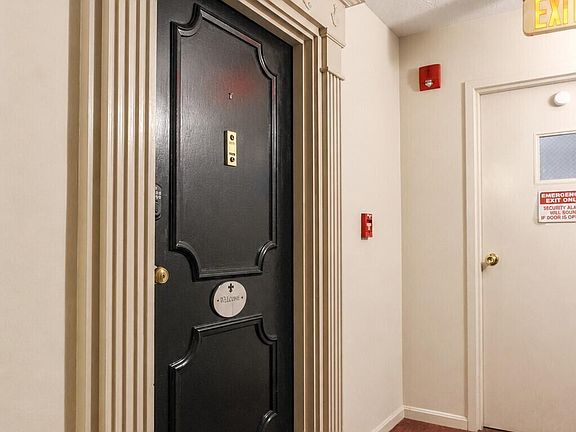 2nd image of 1616 Gardiner Ln APT 211