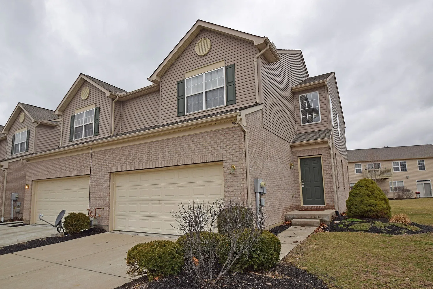 3633 Thorngate Dr photo 1