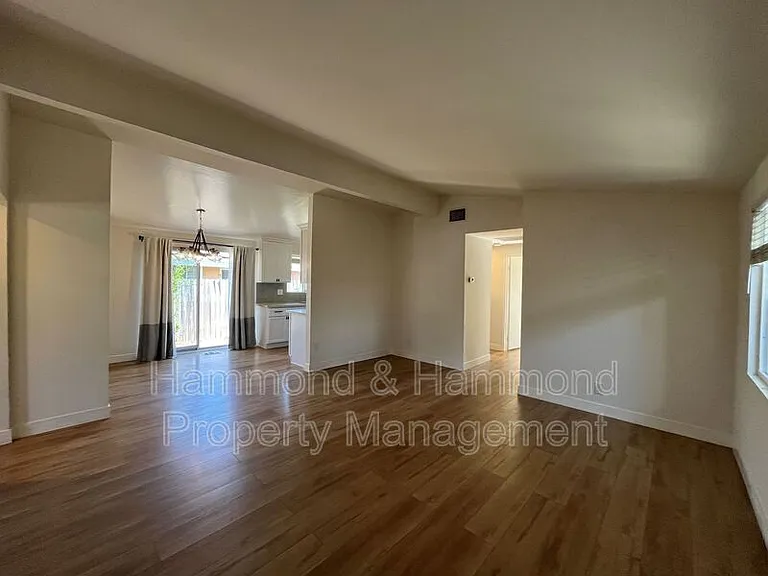 1462 4th St — Photo 3