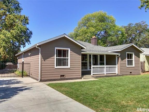 3rd image of 2605 Catalina Dr