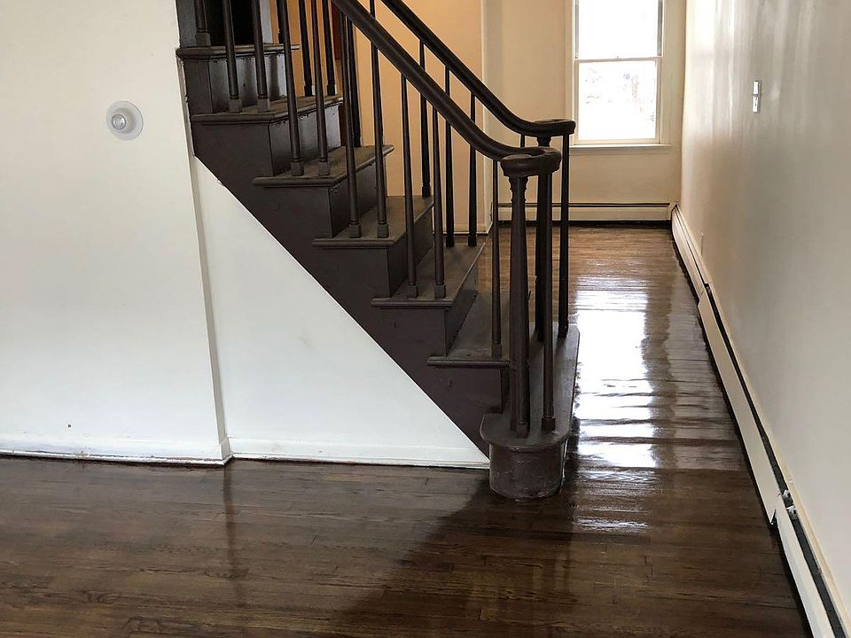 2nd image of 73 Jersey St