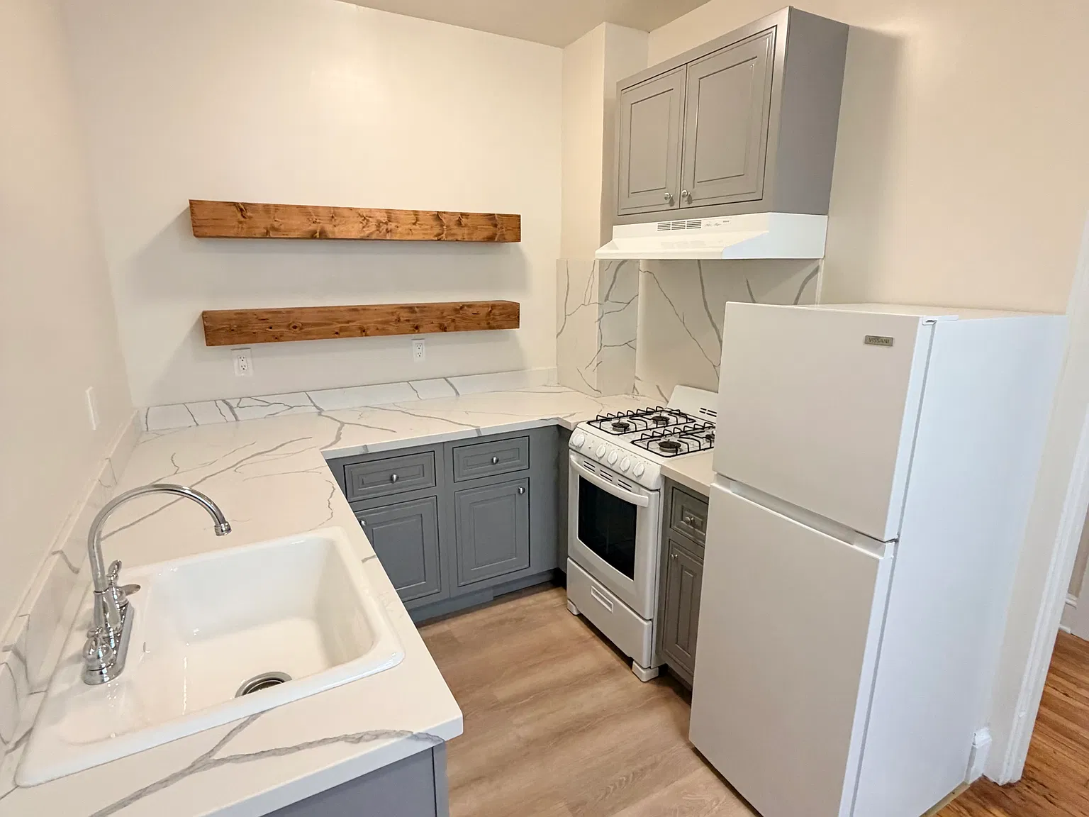 Studio, 545 sqft, $4,395 — Photo 2