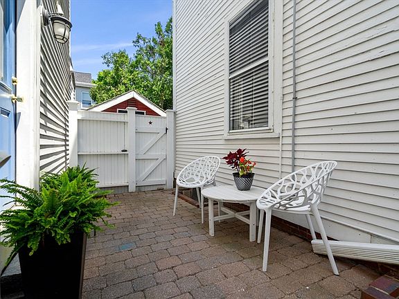 5th image of 35 Prospect St Unit 35