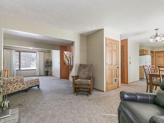2nd image of 1503 Royal Oaks Dr