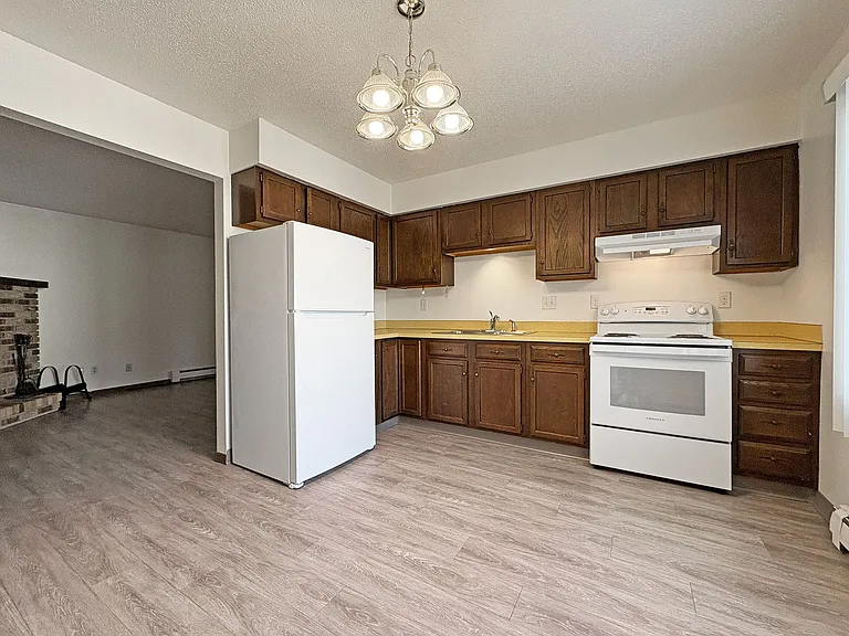Condo Style 2 bedroom Apartment in SE Minot — Photo 3
