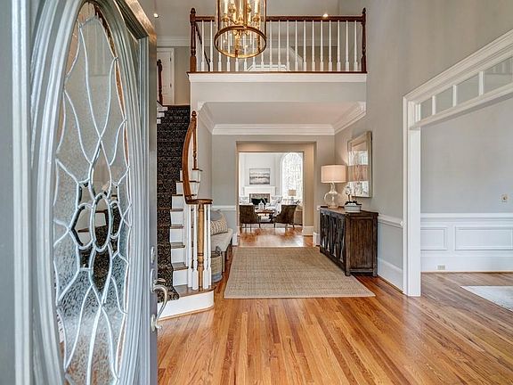 5th image of 715 Sturges Way
