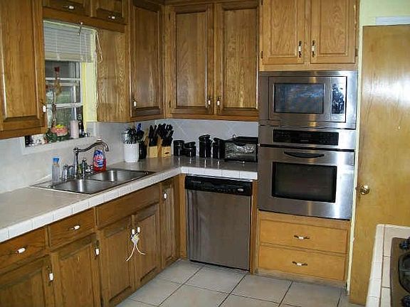 4th image of 1323 Barlow Ave