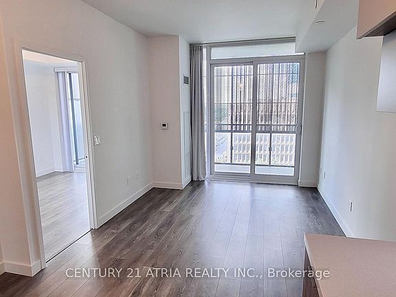 4th image of 8 Eglinton Ave E Unit 806