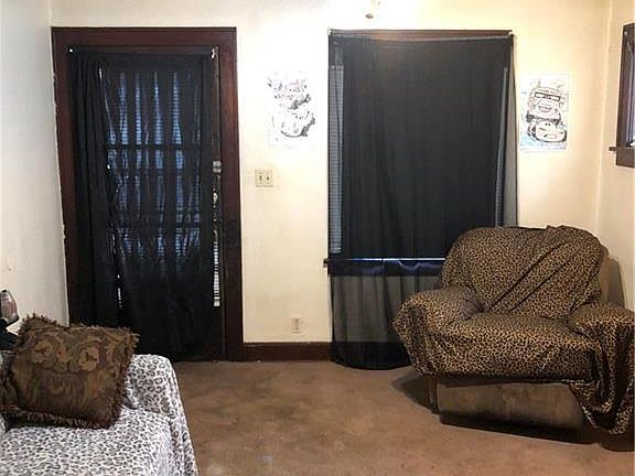 4th image of 601 S Cedar Ave