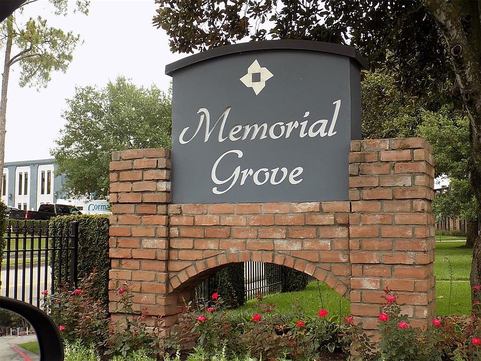 Memorial Grove Sign