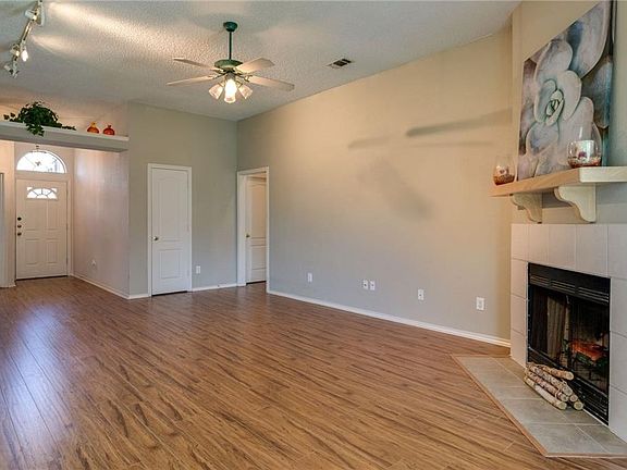 5th image of 4136 Maryanne Pl