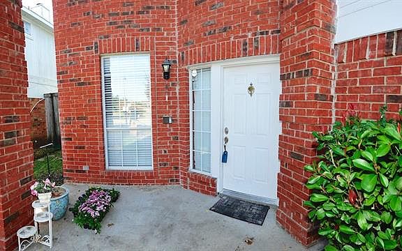 3rd image of 1120 Canoe Ln
