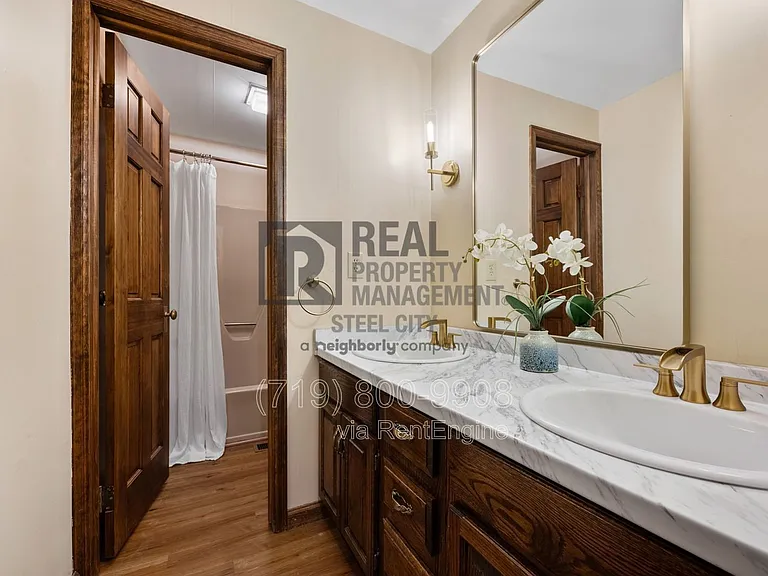 512 W 10th St #W — Photo 19