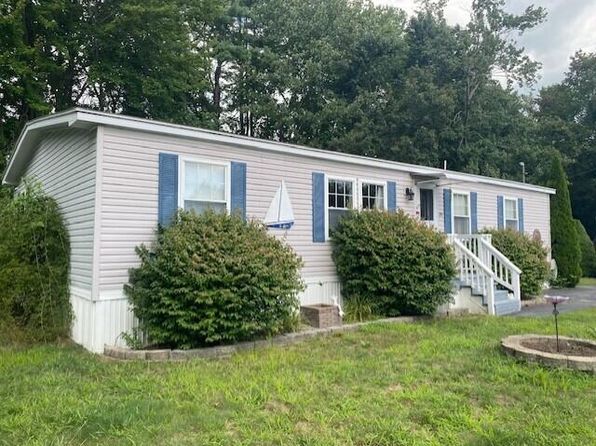 3-bedroom 55+ community home in ME