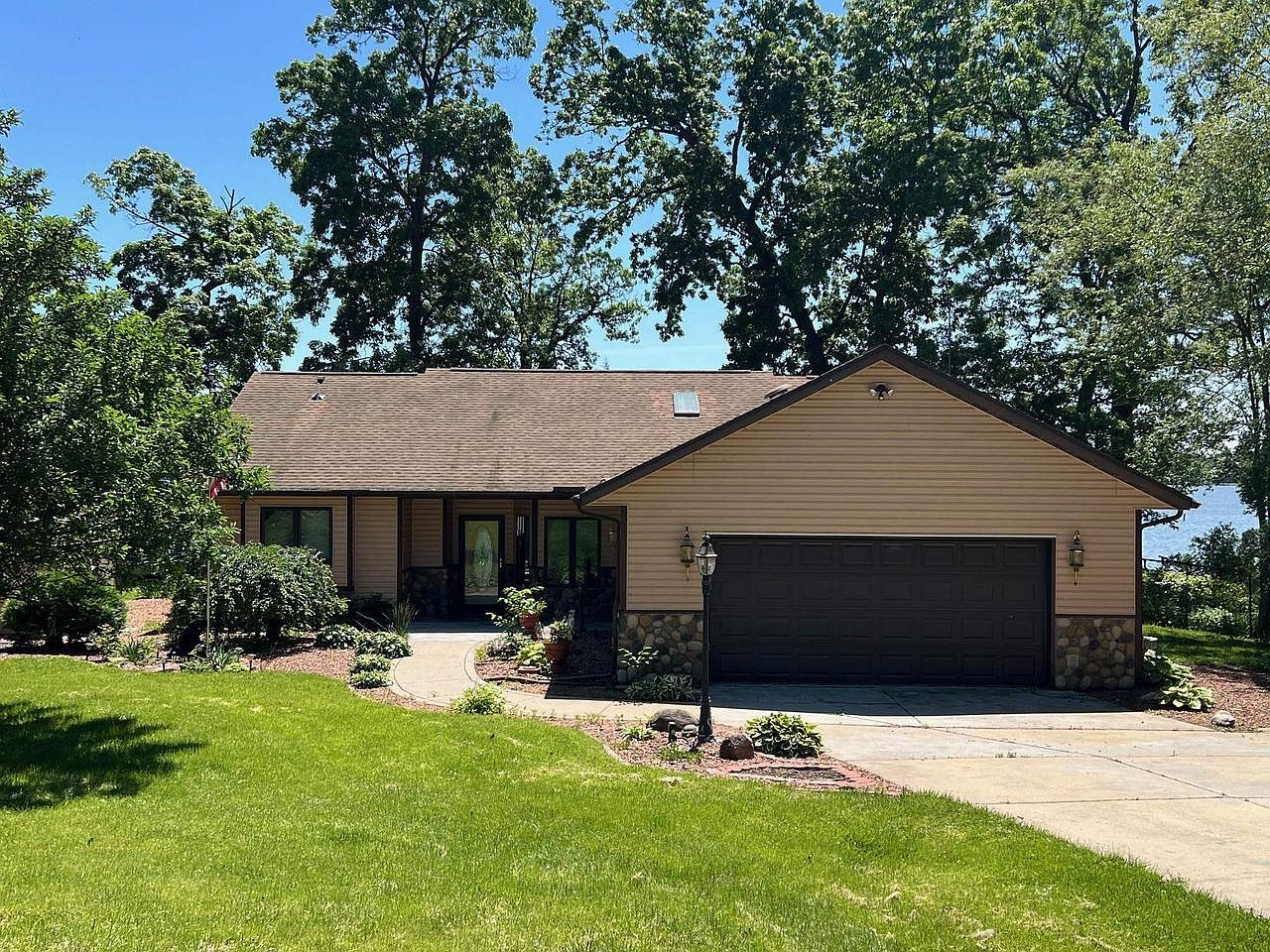 169 Golden Drive, Briggsville, WI 53920 Zillow
