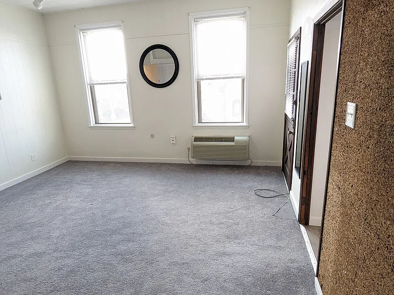 5400 Howe St #3 — Photo 3