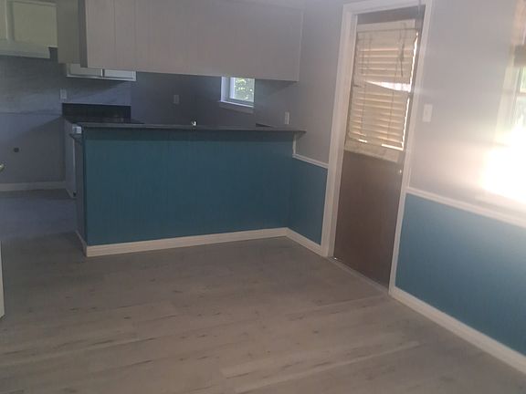 3rd image of 6807 Woodflame Ct