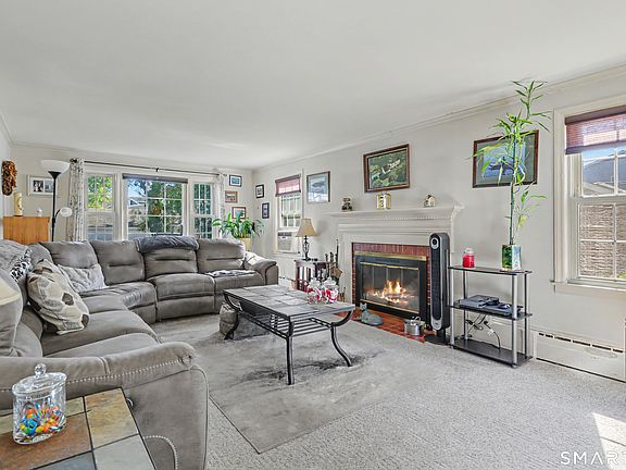 3rd image of 205 Castle Avenue