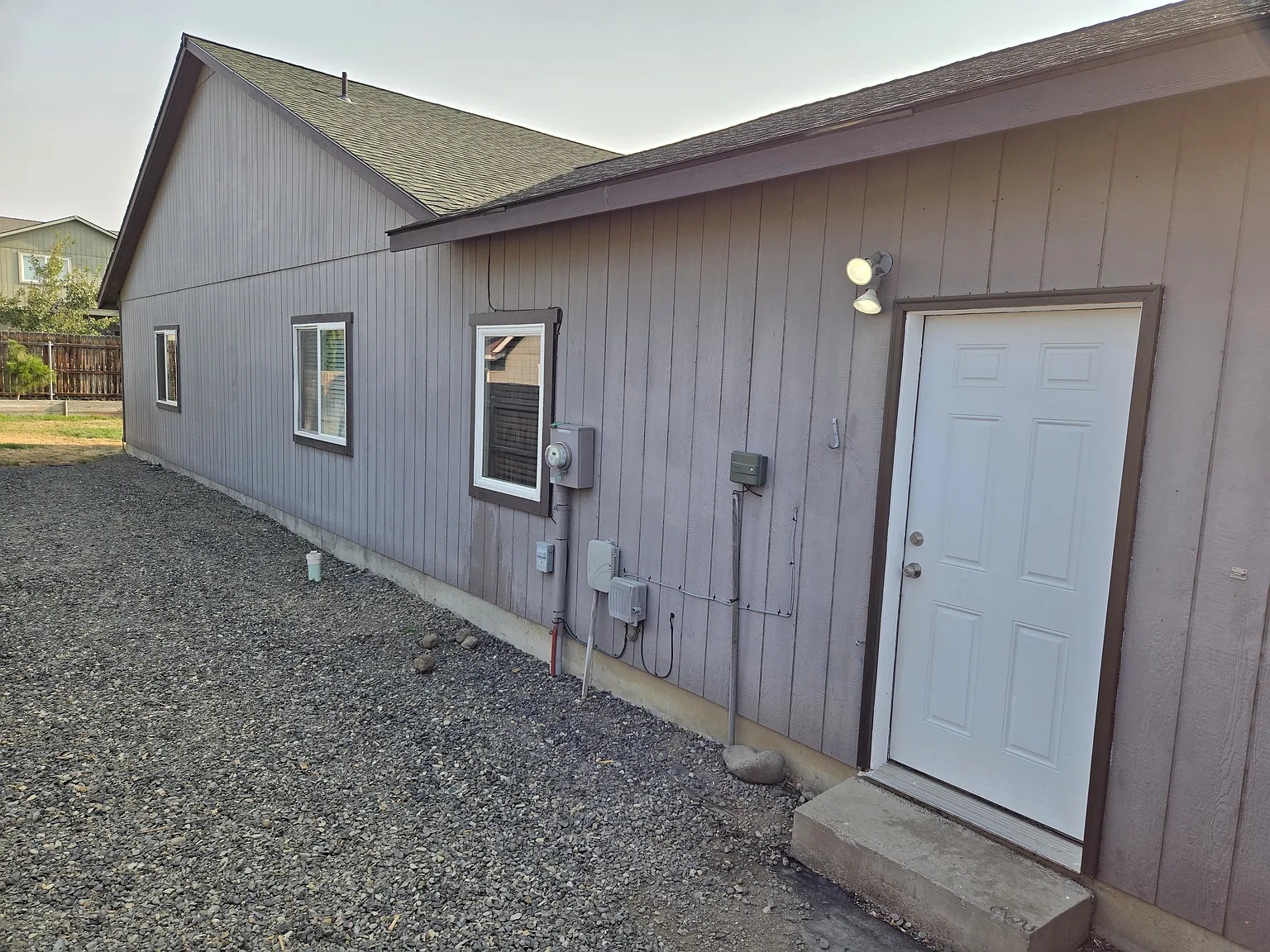 5 bed, 2150 sqft, $3,200 — Photo 2