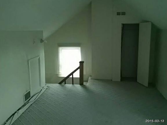 5th image of 994 Jackson St