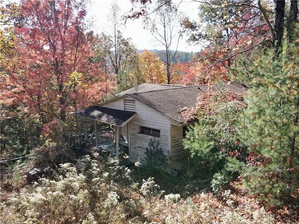 350 Deer Track Ln, Purlear, NC 28665