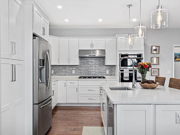 4th image of 117 Arthur Avenue