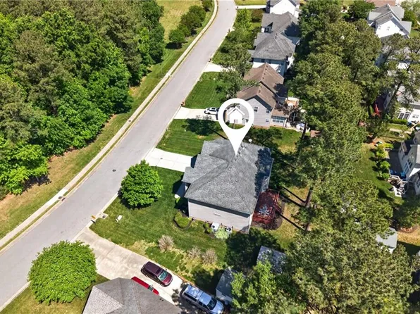 304 Wellington Cir, Smithfield, VA 23430