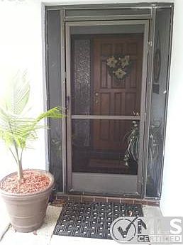4th image of 6301 Hofstra Ct E