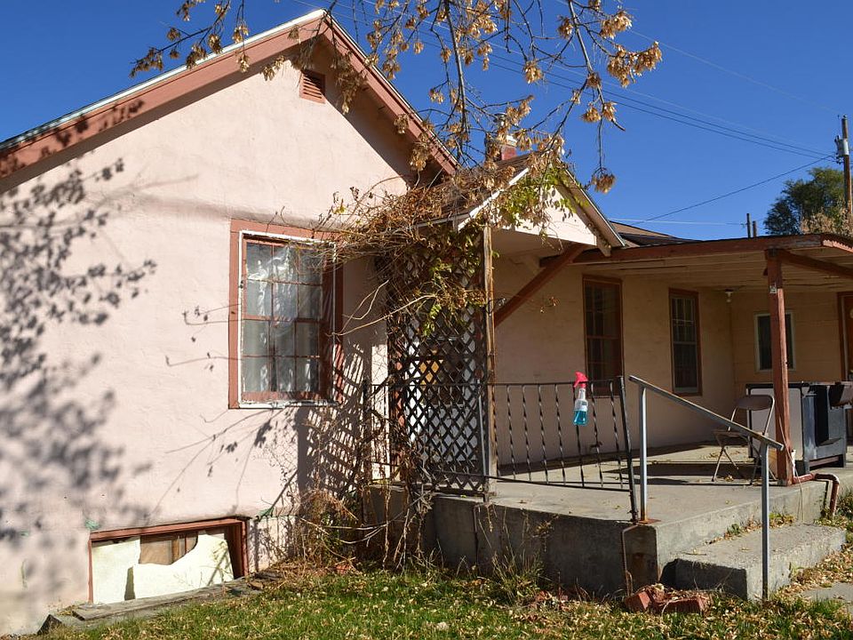 1st image of 805 E Burkitt St