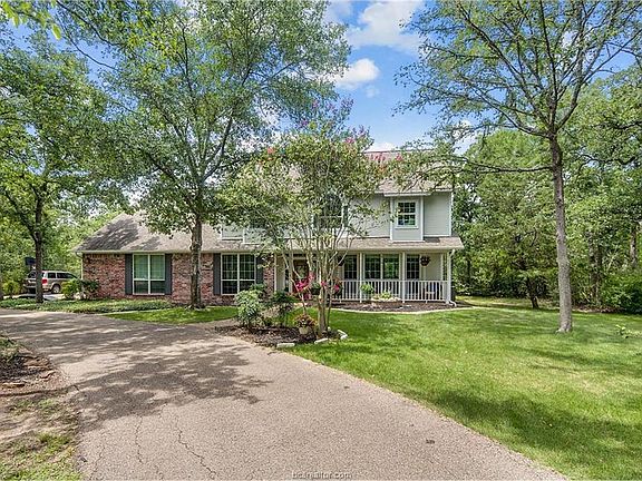 4th image of 4613 Midsummer Ln