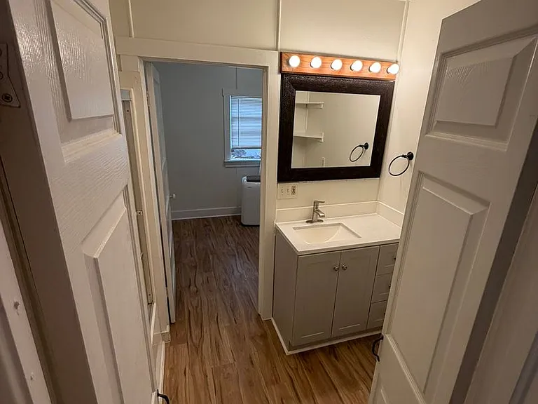 318 Washington St SW — Photo 25