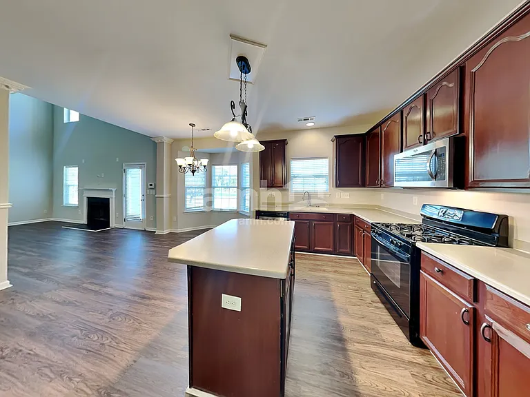 5716 Parkstone Dr — Photo 3