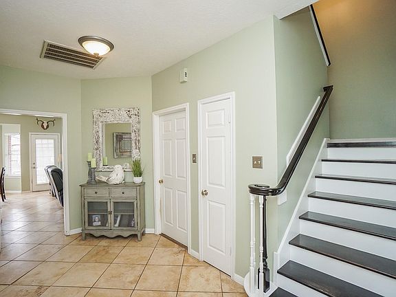 5th image of 1019 Mountain Meadows Dr
