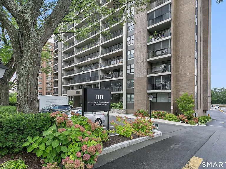 44 Strawberry Hill Ave #7E — Photo 30