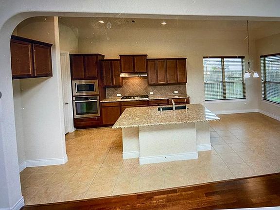 2nd image of 2962 Gibbons Hill Ln