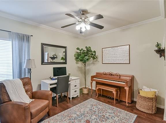 4th image of 6601 Meadow Glen Dr