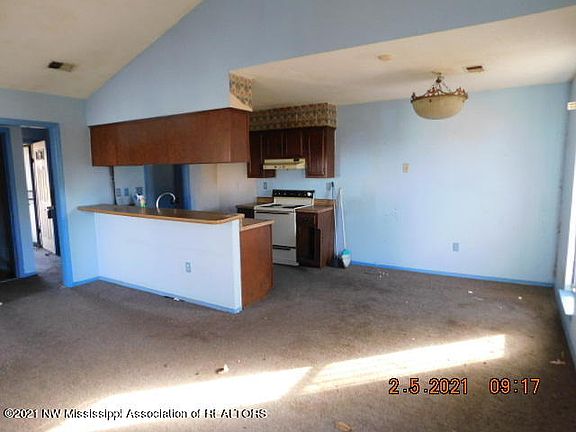 4th image of 3965 Carroll Dr